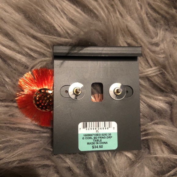 Brand new earrings and matching bracelet - Picture 2 of 4